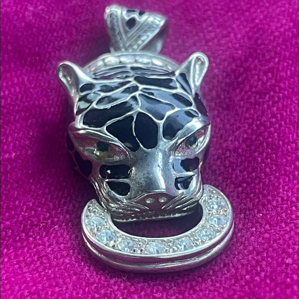 Silver and Black Panther Pendant with blue eyes - Picture 6 of 7